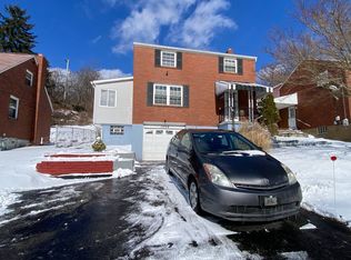 1206 Circle Dr, Pittsburgh, PA 15221
