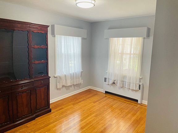 3rd image of 16 Grove St APT 1