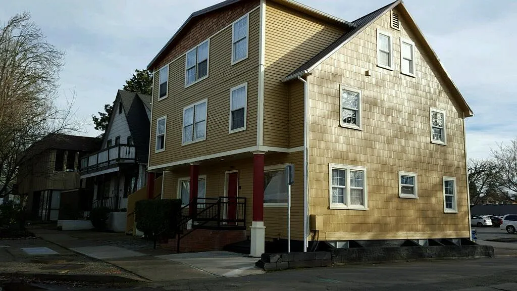Studio, 250 sqft, $929 — Photo 1