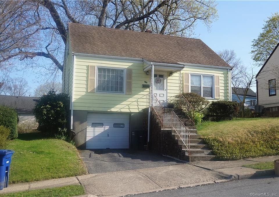 2nd image of 339 Goldenrod Ave