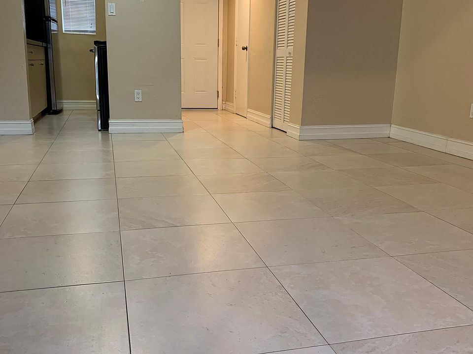 1st image of 207-10901 N Kendall Dr #207