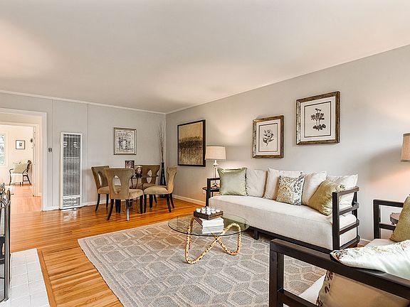 3rd image of 782 Lakeview Ave