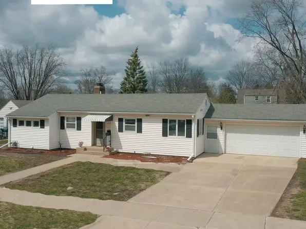 613 1st Ave, Charles City, IA 50616