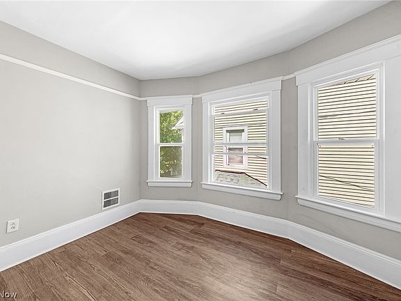 5th image of 2216 E 82nd St