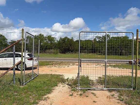 2nd image of 1060 Ranch Road 3404