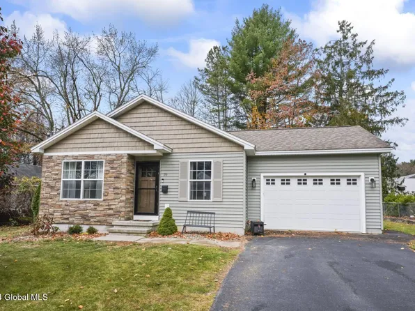 39 Western Avenue, Queensbury, NY 12804