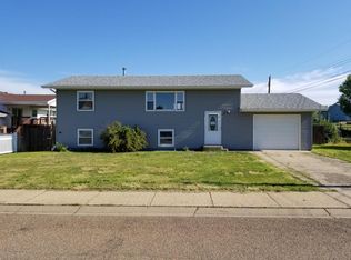 145 6th St SE, Dickinson, ND 58601