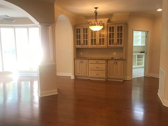 5th image of 805 Harmony Hill Dr