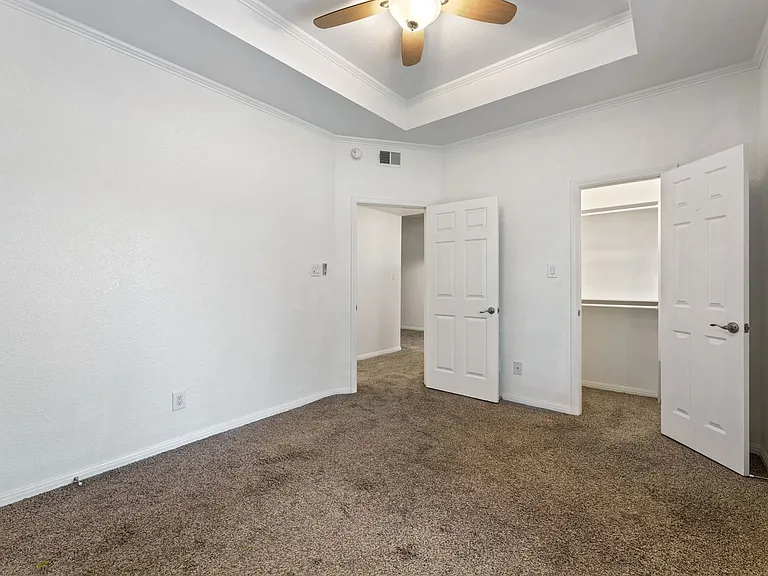 402 Nova Apartments — Photo 14