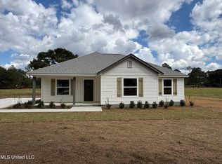 118 Albert Davis Rd, Lucedale, MS 39452