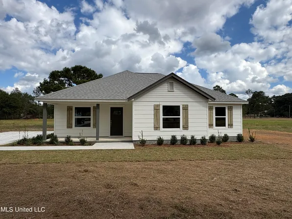 118 Albert Davis Rd, Lucedale, MS 39452