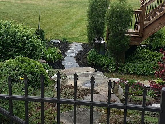 3rd image of 8451 Forest Glen Dr