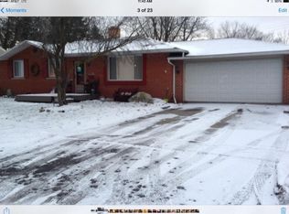 631 Forest Dr, Fenton, MI 48430