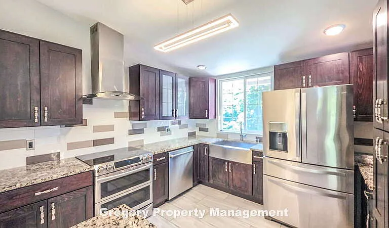17606 Brook Blvd — Photo 10