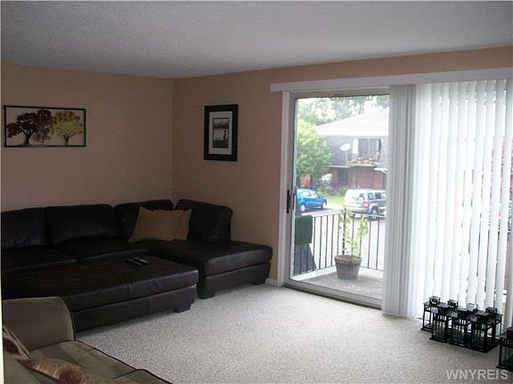 3rd image of 90B Foxberry Dr