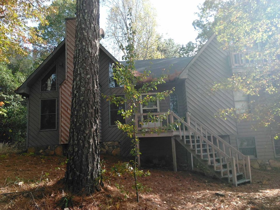 2nd image of 210 Holly Creek Way