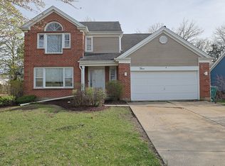 3 Chestnut Ter, Buffalo Grove, IL 60089