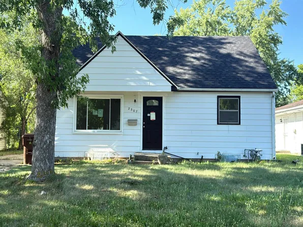 2307 Paradise Blvd, Rockford, IL 61103