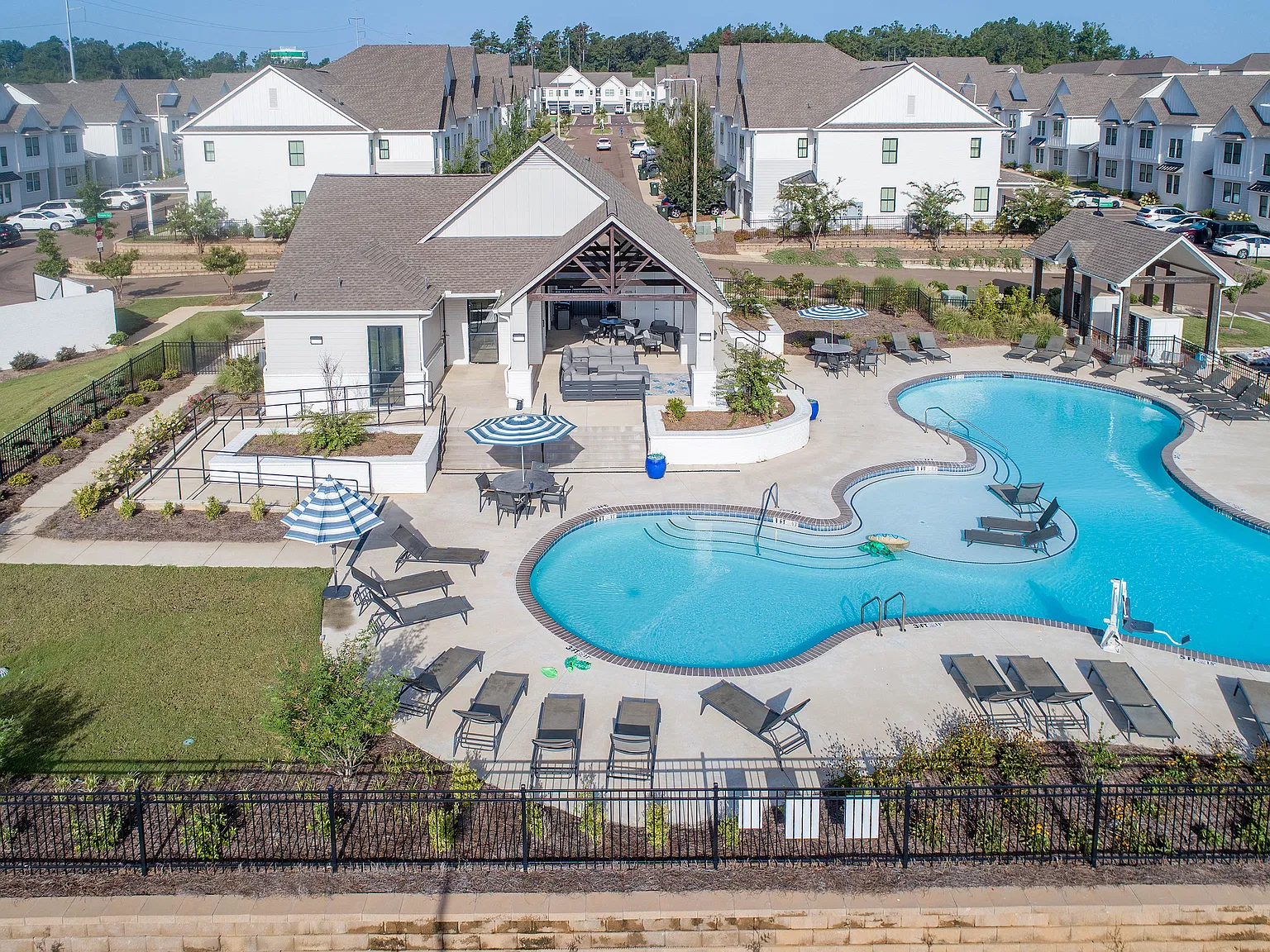 4 bed, 3.5 bath, 2083 sqft, $4,400 — Photo 4