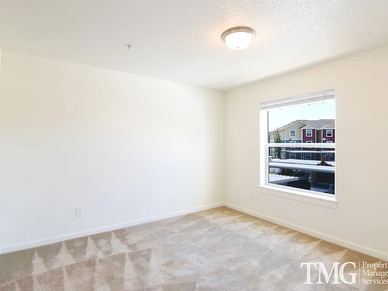 1017 SE 12th Ave — Photo 7