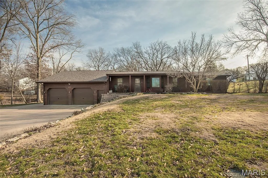 850 Starlight Dr photo 1