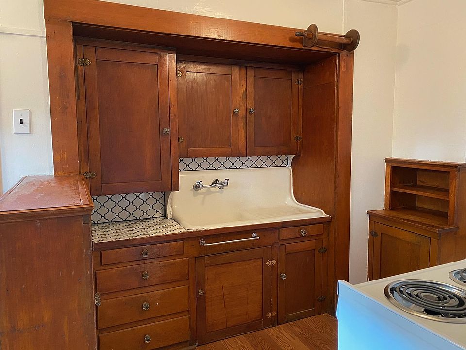1st image of 102 Hillmont Ave #B