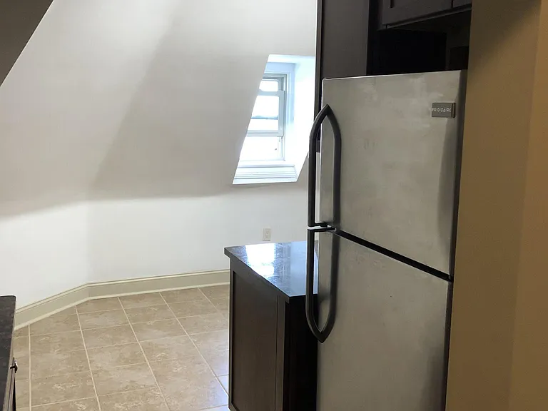 615 W Ferry St #6 — Photo 10