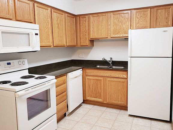 2nd image of 3705 Elm Dr #3610-1