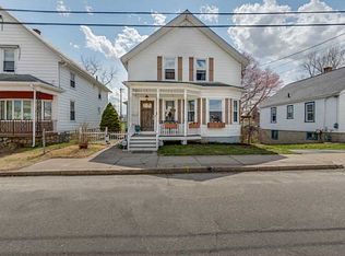 26 Williams St, Woonsocket, RI 02895