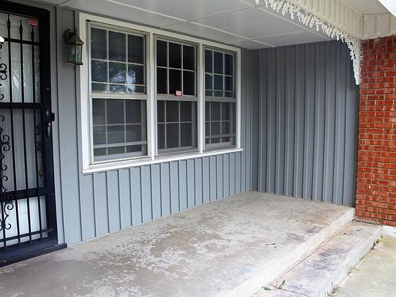 3rd image of 3007 Mockingbird Ln