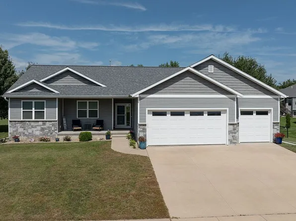 716 Tiburan Ln NE, Cedar Rapids, IA 52402