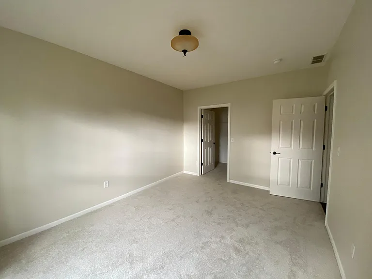 16709 Carriage Way — Photo 7