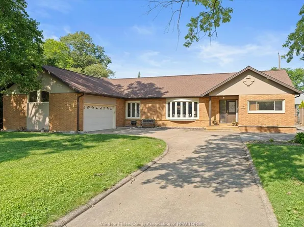 3740 Ouellette Ave, Windsor, ON N9E 3M7