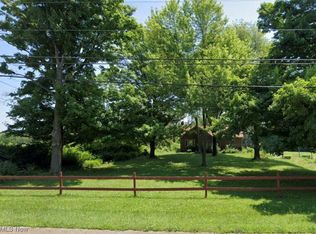 8234 Columbus Rd, Louisville, OH 44641