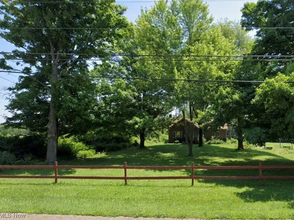 8234 Columbus Rd, Louisville, OH 44641