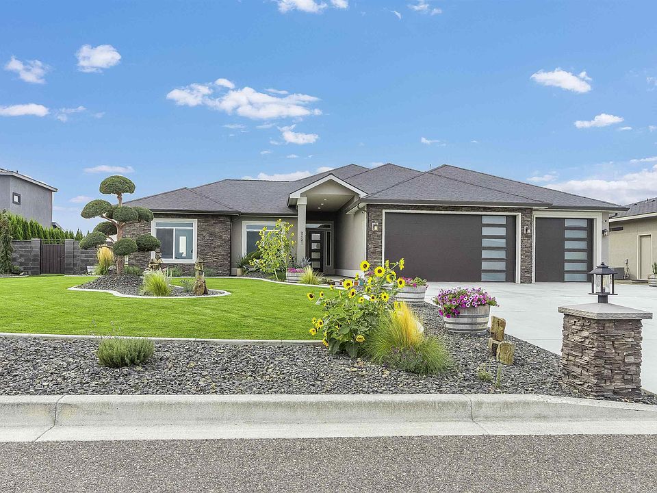 1st image of 2623 Falcon Ln