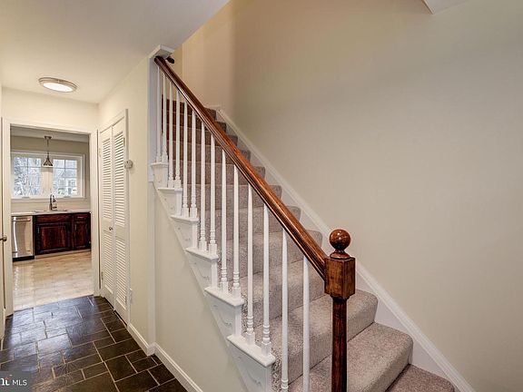 3rd image of 6720 Kenwood Forest Ln #61