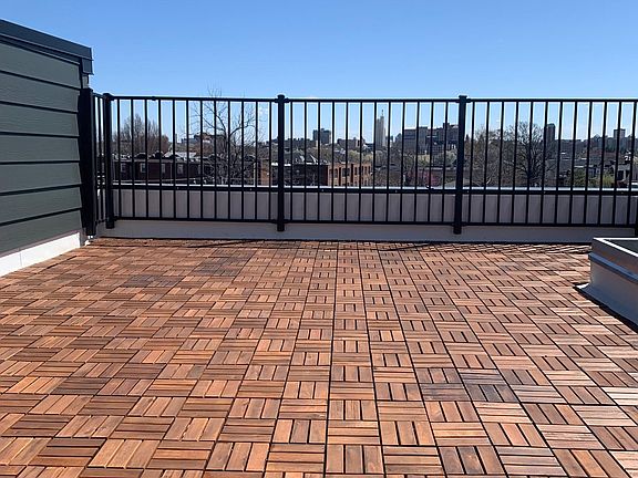 Private Rooftop balcony