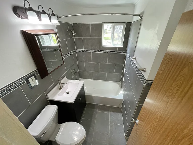 1020 Cole Creek Dr — Photo 6