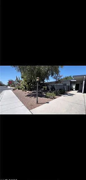 1332 5th Pl — Photo 2