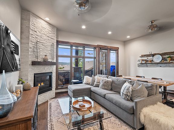 2nd image of 3793 Blackstone Dr Unit 1B