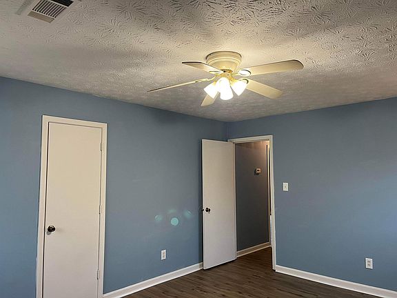 5th image of 725 Still Lake Dr