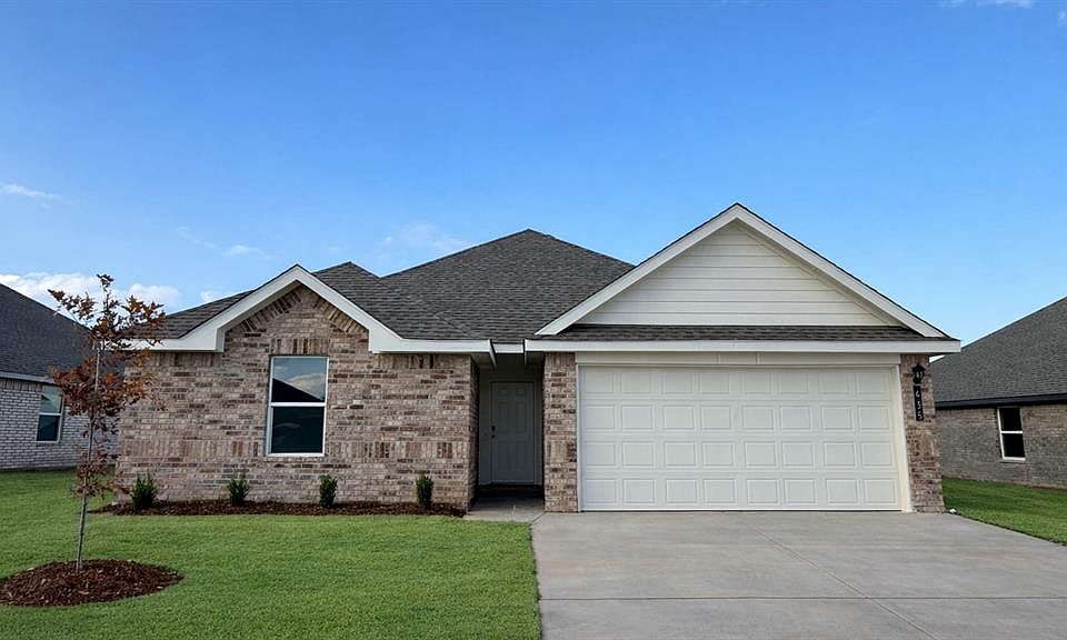 1st image of 435 Park Place Dr