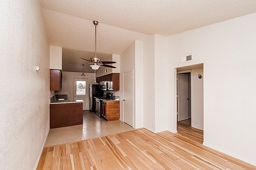 5th image of 3029 E Paradise Ln APT 204