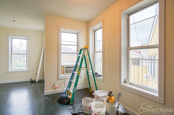 Rented by City Connections Realty | media 11