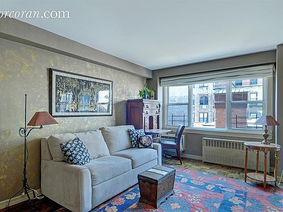 4th image of 2 Charlton St APT 5C