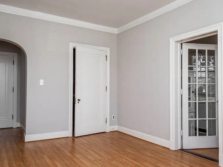 Gray Court Apartments — Photo 10