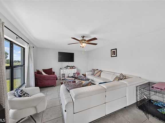 4th image of 3903 NW 38th St