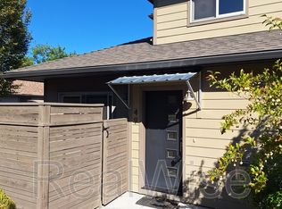 49 N Mountain Ave, Ashland, OR 97520