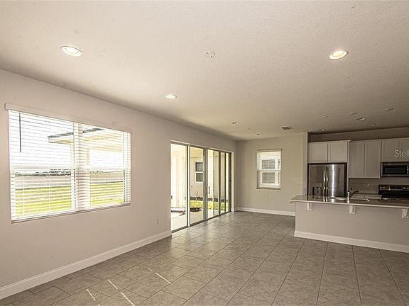 4th image of 484 Buchannan Dr